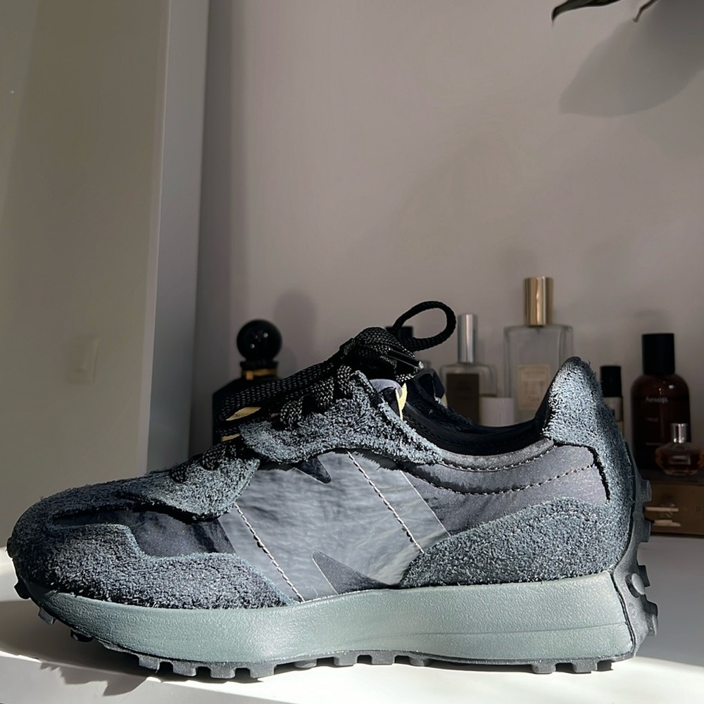 New Balance Reg 327 Wrapped Premium Sneakers